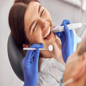 Exploring Advanced Specializations: What To Look For In Dentistry Courses